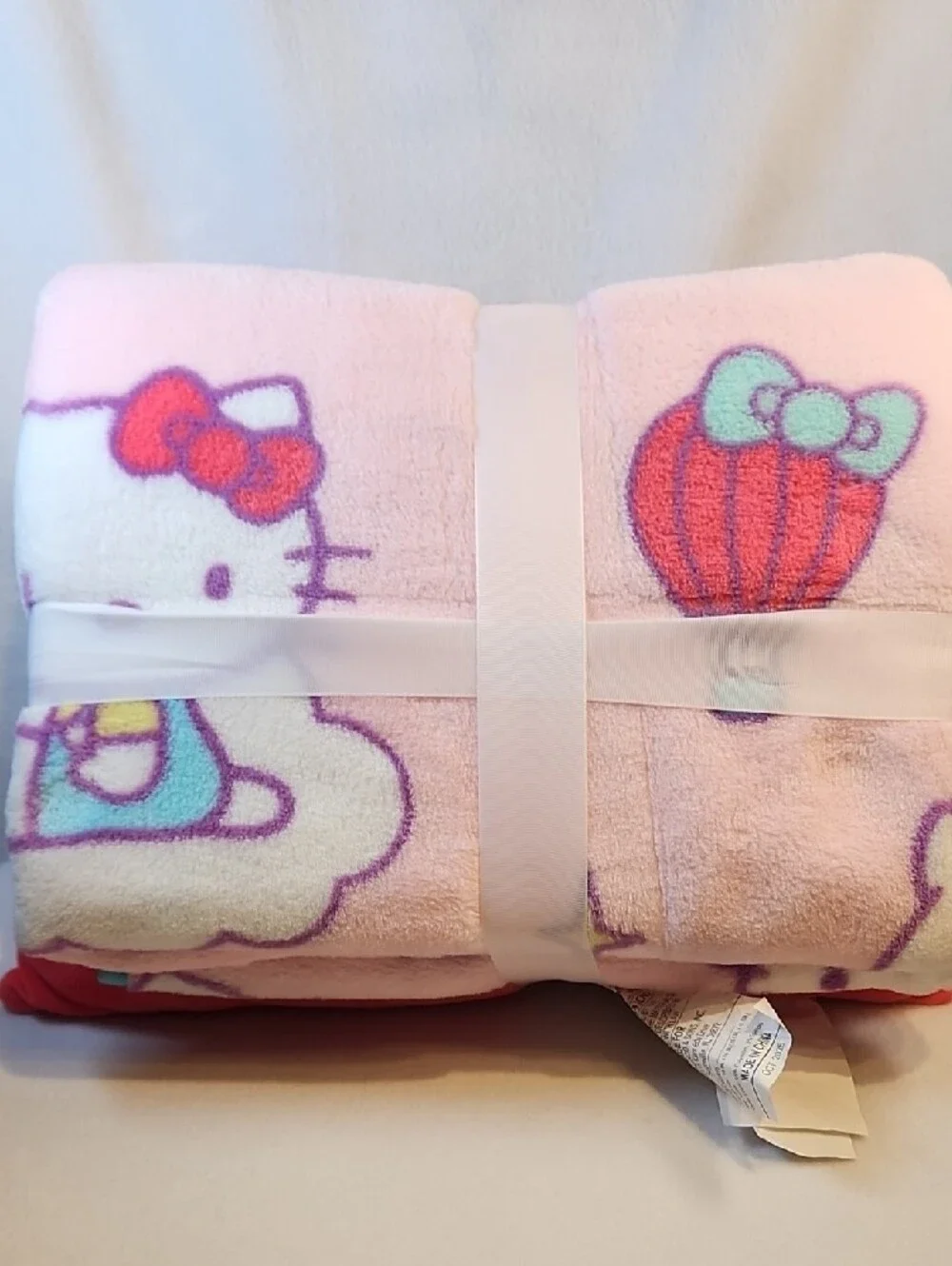 SANRIO HELLO KITTY White Pillow & BLANKET WRAPPED IN A WHITE RIBBON BOW